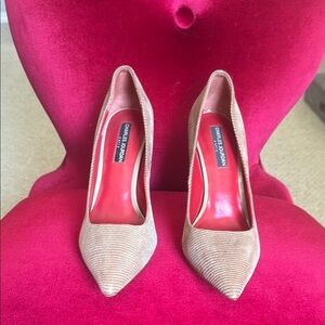 Charles by Charles David Textured Tan Pointed Toe Heels Size 8 Classic Chic